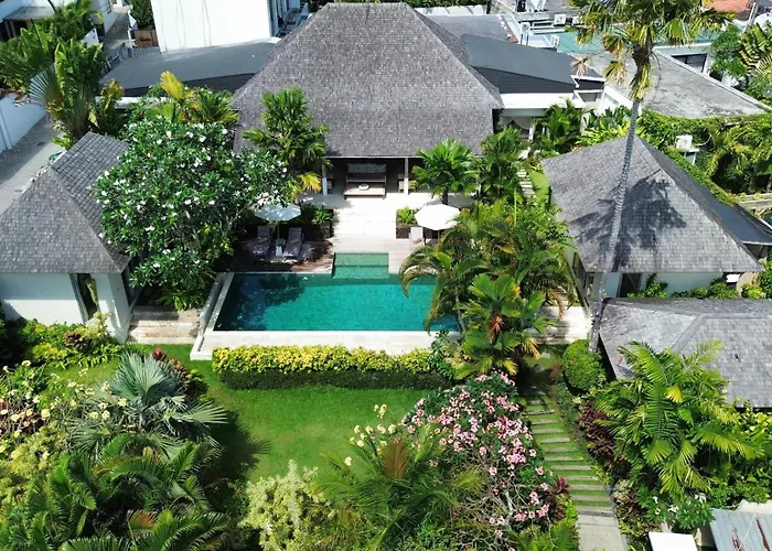 Bodhi Kulture - 5br Tropical Estate With Huge Infinity Pool In