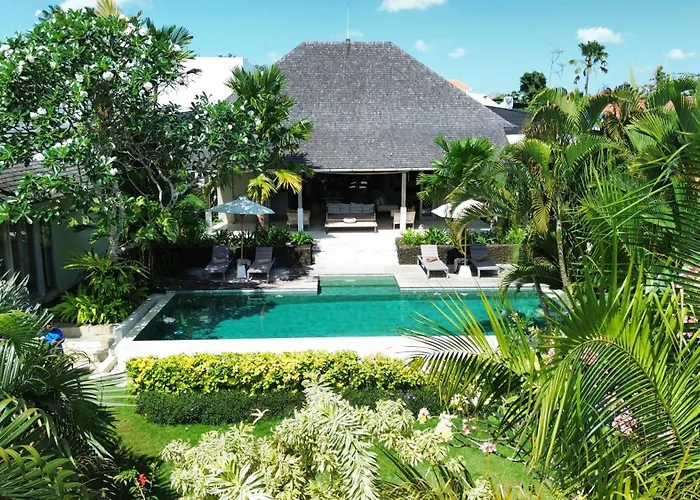 Bodhi Kulture - 5br Tropical Estate With Huge Infinity Pool In Villa *