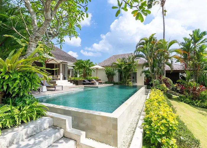 Bodhi Kulture - 5br Tropical Estate With Huge Infinity Pool In