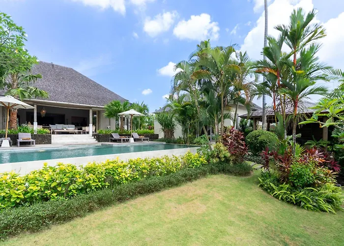 Bodhi Kulture - 5br Tropical Estate With Huge Infinity Pool In فيلة تْشانغو