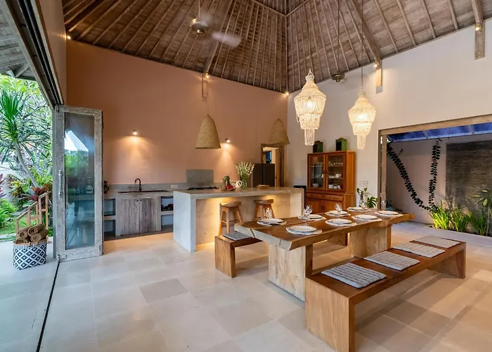 Bodhi Kulture - 5br Tropical Estate With Huge Infinity Pool In Villa