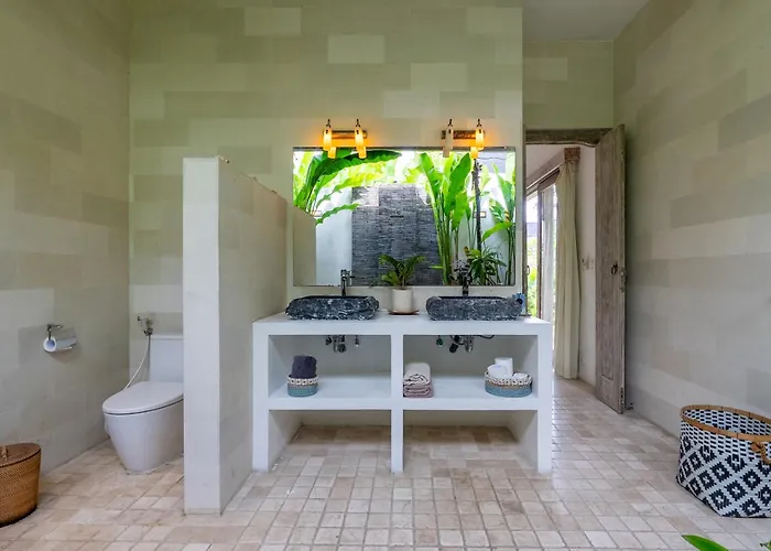 Bodhi Kulture - 5br Tropical Estate With Huge Infinity Pool In