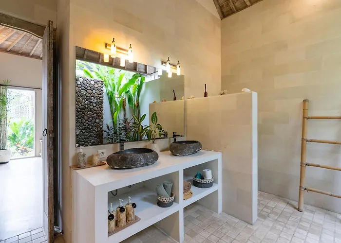 Bodhi Kulture - 5br Tropical Estate With Huge Infinity Pool In