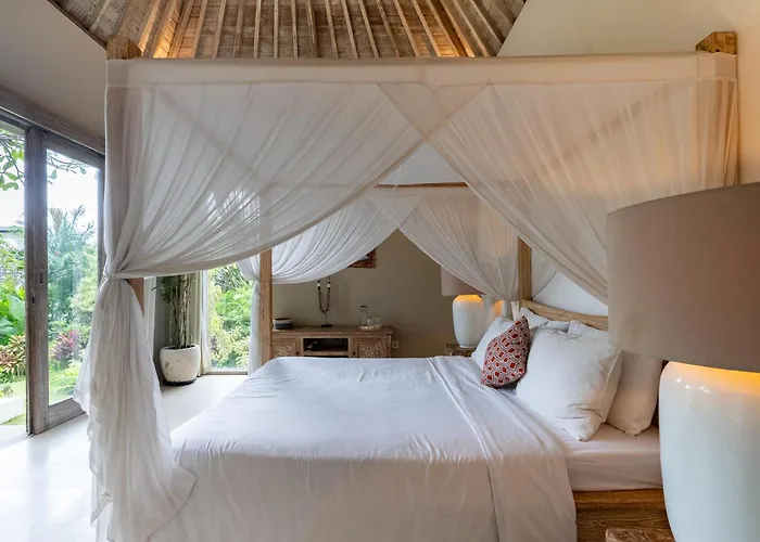 Bodhi Kulture - 5br Tropical Estate With Huge Infinity Pool In تْشانغو