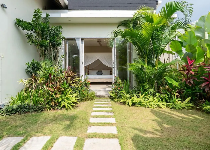 Bodhi Kulture - 5br Tropical Estate With Huge Infinity Pool In