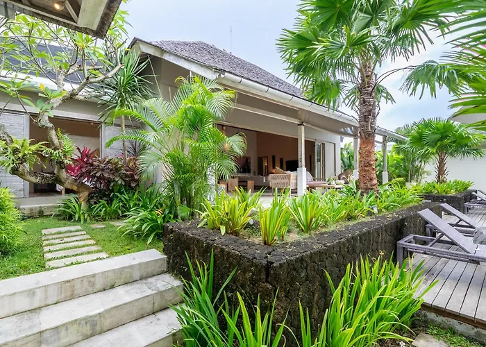Bodhi Kulture - 5br Tropical Estate With Huge Infinity Pool In Villa